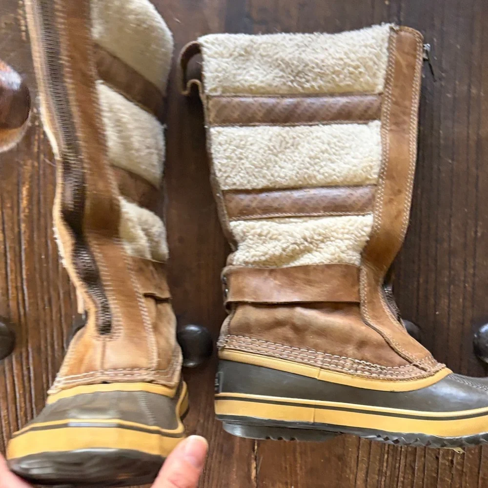 Sorel Women's Brown and Cream Boots